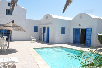 L 137 -                            بيع
                           Villa avec piscine Djerba